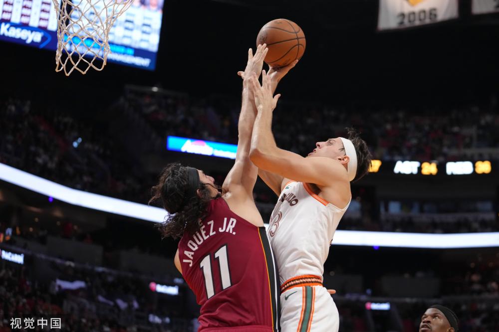 足球发展中 足球发展中